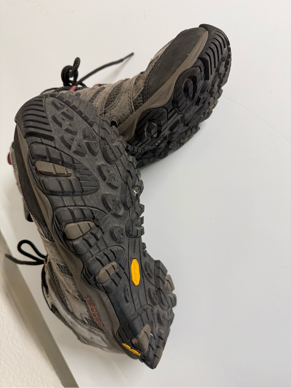 Merrell Men's Gray and Black Trail Sneakers with Red Accents - Picture 10 of 10